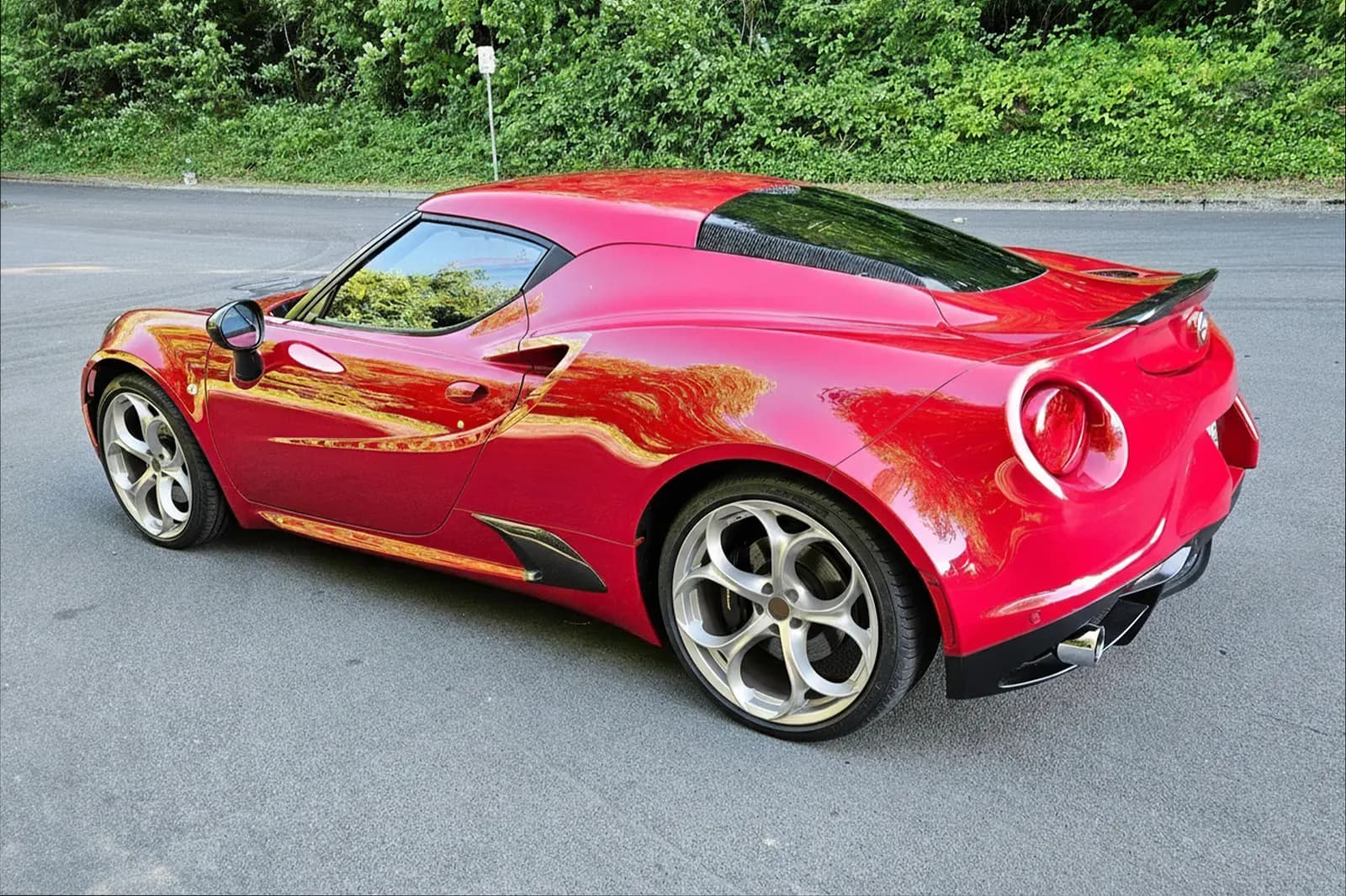 High-fidelity car and wheel render