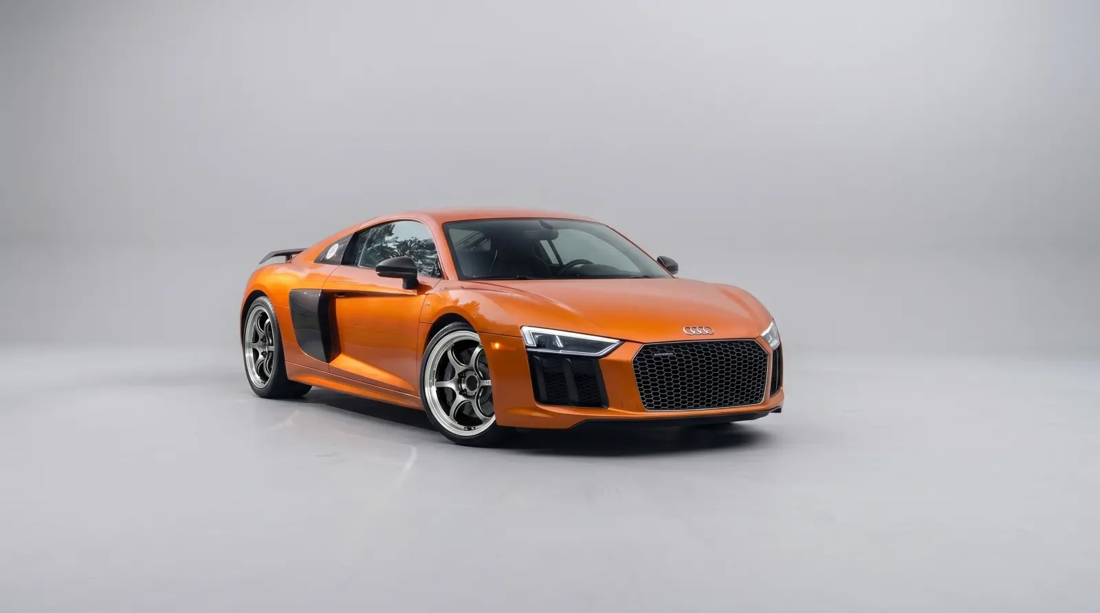 Orange Audi R8 after backdrop transformation